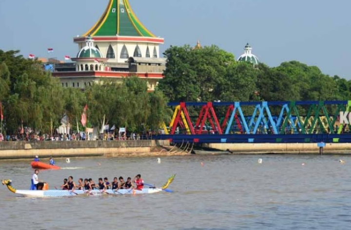 Menikmati Senja di Kali Cisadane Kota Tangerang 