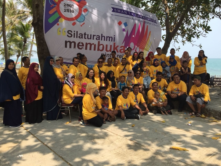 Contoh Tema Family Gathering Keluarga