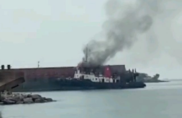Kapal TB KKL 03 Terbakar