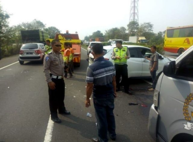 Dprd kota cilegon kecelakaan.