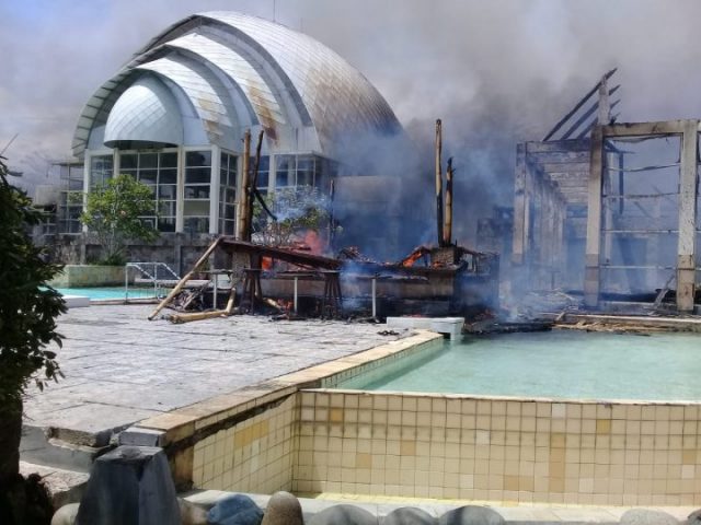 Pulau Umang Terbakar
