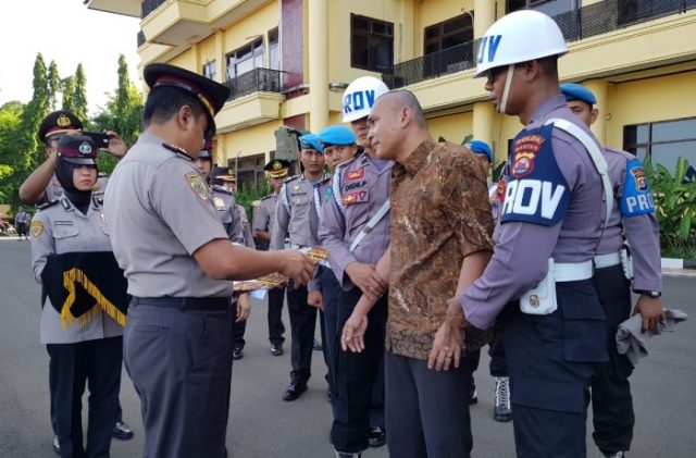 Polisi dipecat