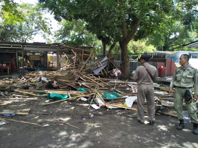 Pembongkaran Lapak Pedagang