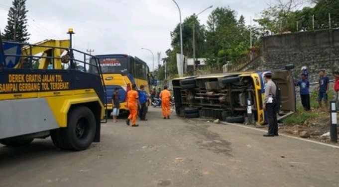 Bus Wisata Sd Harapan 1 Tangerang Kecelakaan Di Bogor