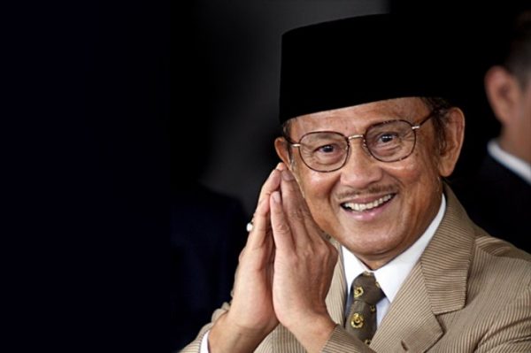 Usaha Bj Habibie Mereformasi Perekonomian Indonesia Dengan Membentuk