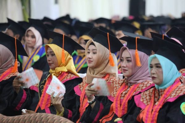Wisuda, Mahasiswa