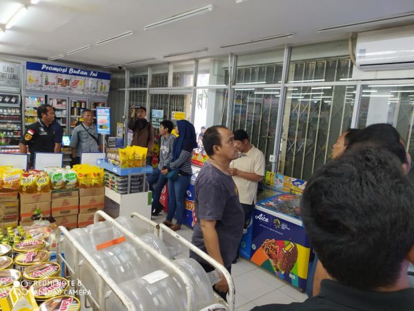 Bobol Indomaret Maling di Pamulang Tangsel Gasak Celana Bobol Indomaret Maling di Pamulang Tangsel Gasak Celana