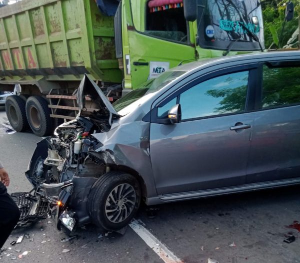 Kecelakaan Beruntun Terjadi di Tol Tangerang-Merak, Mobil PJR Remuk