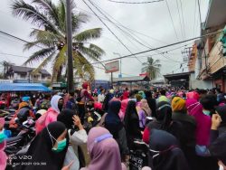 Antrean Pelamar Pt Nikomas Gemilang Di Kantor Pos Tambak Membeludak Bantennews Co Id Berita Banten Hari Ini