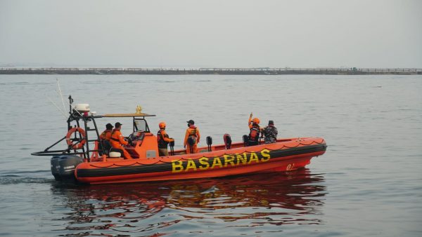 Pencarian Korban Tenggelam di Kep (4)