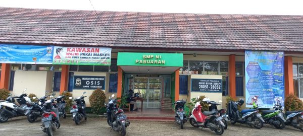 IMG-20210621-WA0019 Situasi PPDB di SMPN 1 Pabuaran, Kecamatan Pabuaran, Kabupaten Serang. Foto: Nindia/BantenNews.co.id.