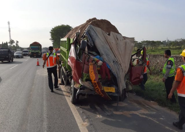 Kecelakaan di Jalan Tol Tangerang-Merak KM 54.300 B, Truk Tabrak Truk yang sedang Berhenti, Korban Luka-luka