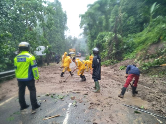 BPBD Kota Serang mencatat jumlah korban yang terdampak banjir sekitar 457 Kepala Keluarga (KK).
