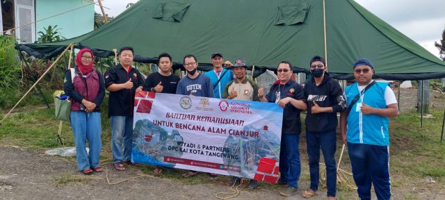 Gempa Cianjur Kantor Advokat Wiyadi & Partners DPC Kongres Advokat Indonesia (KAI) Kota Tangerang yang mengunjungi korban gempa dengan membawa bantuan untuk korban gempa Cianjur.