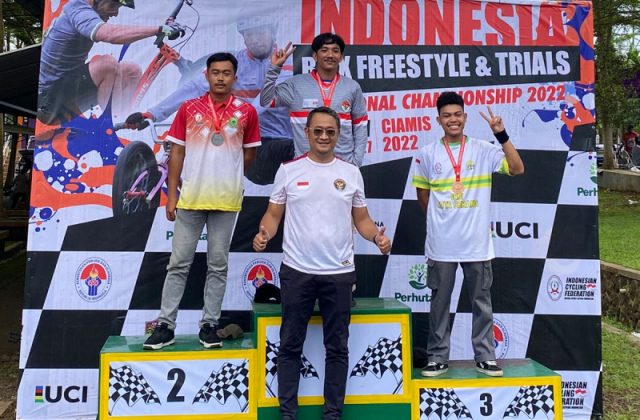 Achmad Farhan salah satu atlet freestlyle BMX Banten menyabet medali perunggu dengan best run 74,6 pada Kejurnas Freestyle Championship yang berlangsung pada 26-27 November 2022 di Ciamis, Jawa Barat.