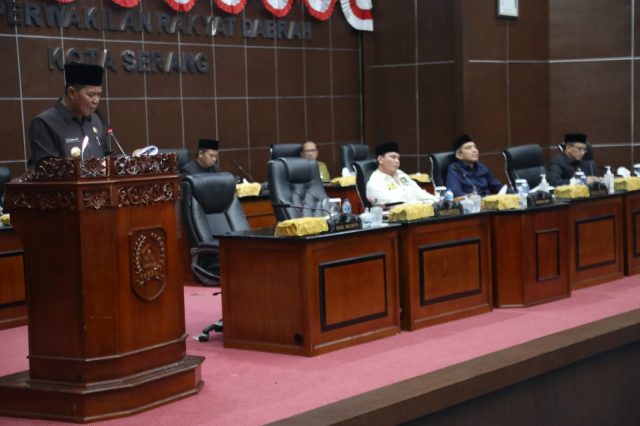Rapat paripurna DPRD Kota Serang tentang penyampaian usul Walikota Serang, Senin (9/1/2022).