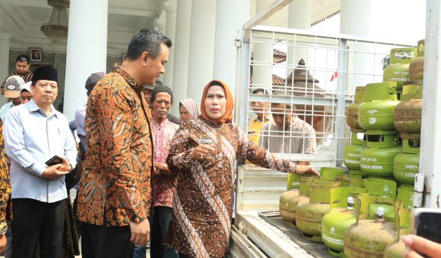 Hiswana Migas memberikan bantuan tabung gas elpiji 3 kilogram (kg) untuk 200 pelaku UMKM Kabupaten Serang.