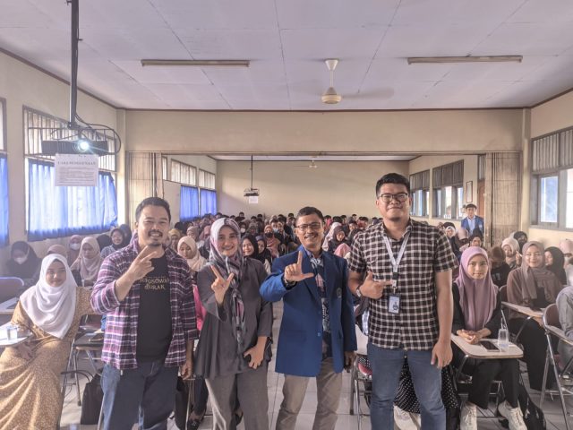 Seminar Jurnalistik Nasional yang diselenggarakan Himpunan Mahasiswa Pendidikan Bahasa Indonesia (HIMABA) STKIP Setia Budhi, Rangkasbitung, Kamis (19/01/2023).