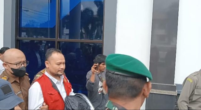 Oknum DPRD Pandeglang ditahan Kejari Pandeglang dalam kasus pencabulan.