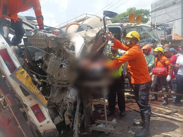 Kecelakaan yang terjadi di Jalan Raya Serang-Cilegon, Kelurahan Tamanbaru, Kecamatan Taktakan, Kota Serang, Banten pada Kamis (10/3/2023).