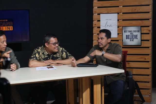 Dialog antara Gawekuta Instute Dan Komunitas Nalar, Kamis (27/3) Di Studio SultanTV, Serang.