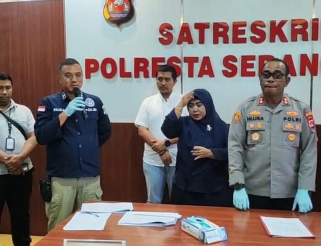 Konferensi pers di aula Satreskrim Polresta Serang, Selasa (28/3/2023).