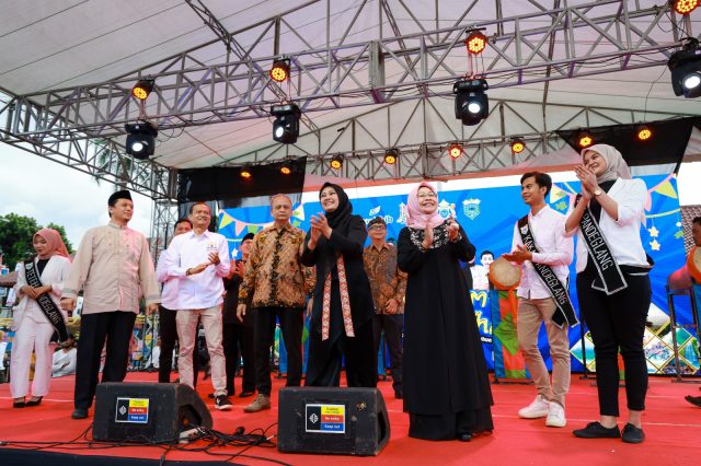 Festival UMKM dan Bazar Ramadan dalam rangka HUT Ke-149 Kabupaten Pandeglang di Alun-alun Pandeglang, Sabtu (1/4/2023).