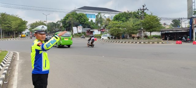Situasi lalu lintas di Posko Palima, Kota Serang, Banten.
