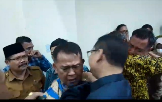 Mantan Kepala BPKAD Kabupaten Serang Sarudin divonis bebas.