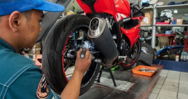 Bengkel Motor