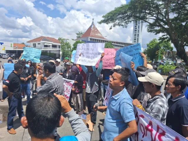 Demo warga